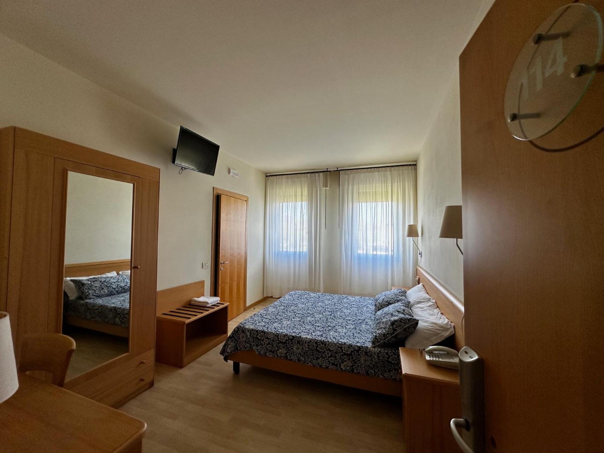 Hotel Ponte Molo Porto Tolle Eksteriør bilde