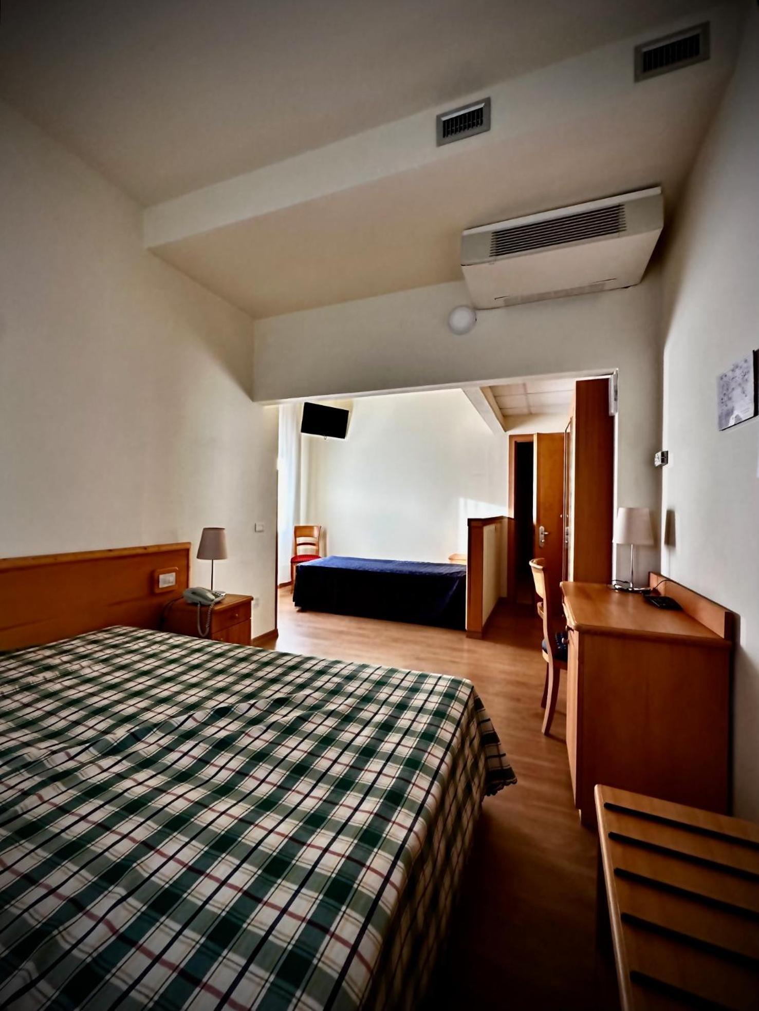 Hotel Ponte Molo Porto Tolle Eksteriør bilde