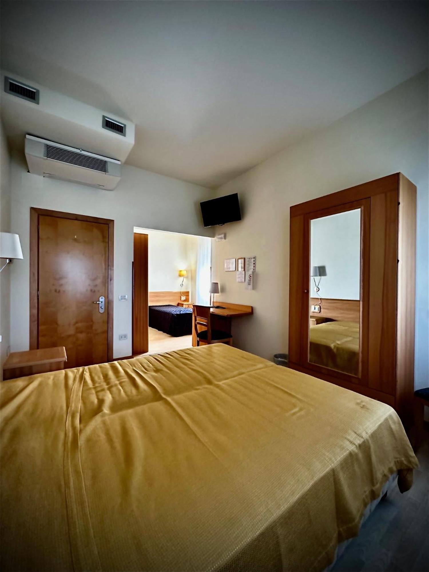 Hotel Ponte Molo Porto Tolle Eksteriør bilde